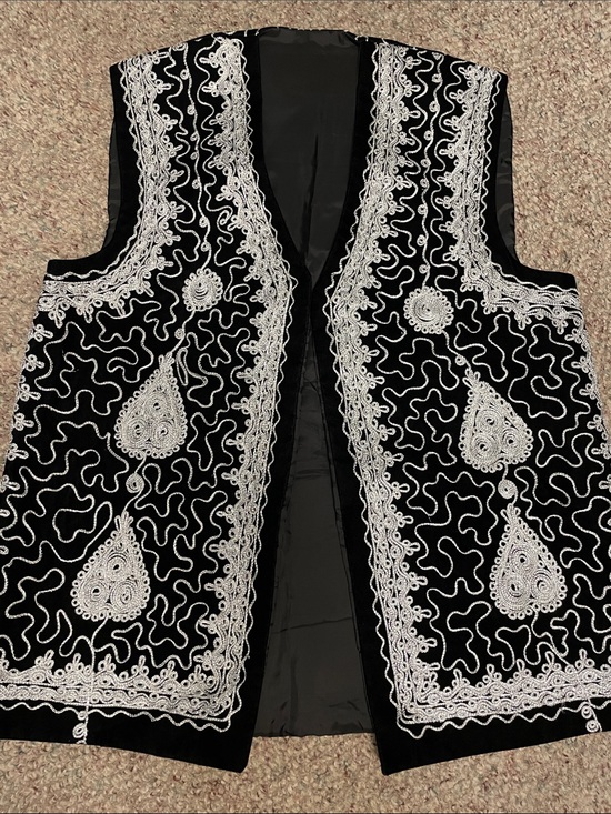 Vintage Jackets & Blazers - Vintage velvet vest with metallic silver thread embroidered design